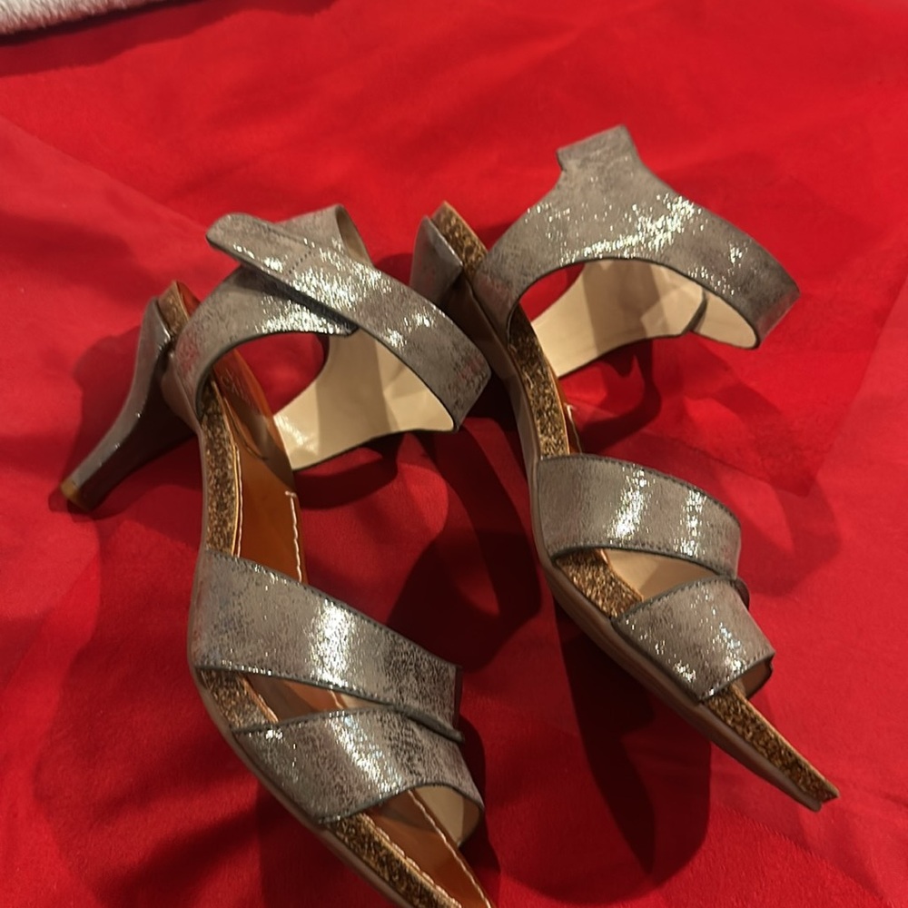 Heels - Picture 3 of 5